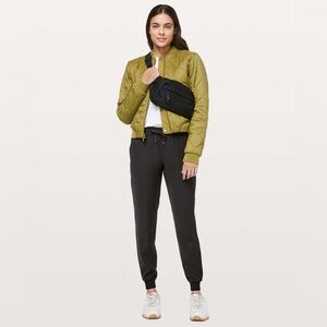 Lululemon On the Fly Joggers Pants Black Size Women’s 4